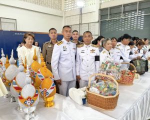ร่วมงานพิธีเจริญพระพุทธมนต์และทำบุญตักบาตรถวายพระราชกุศล เนื่องในโอกาสพระราชพิธีมหามงคลเฉลิมพระชนมพรรษา 4 รอบ สมเด็จพระนางเจ้าสุทิดา พัชรสุธาพิมลลักษณ พระบรมราชินี